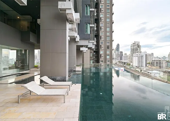 Thonglor Bts Prime Pool Gym Netflix 방콕